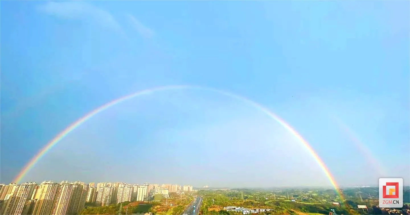 彩虹照耀拍摄地图片